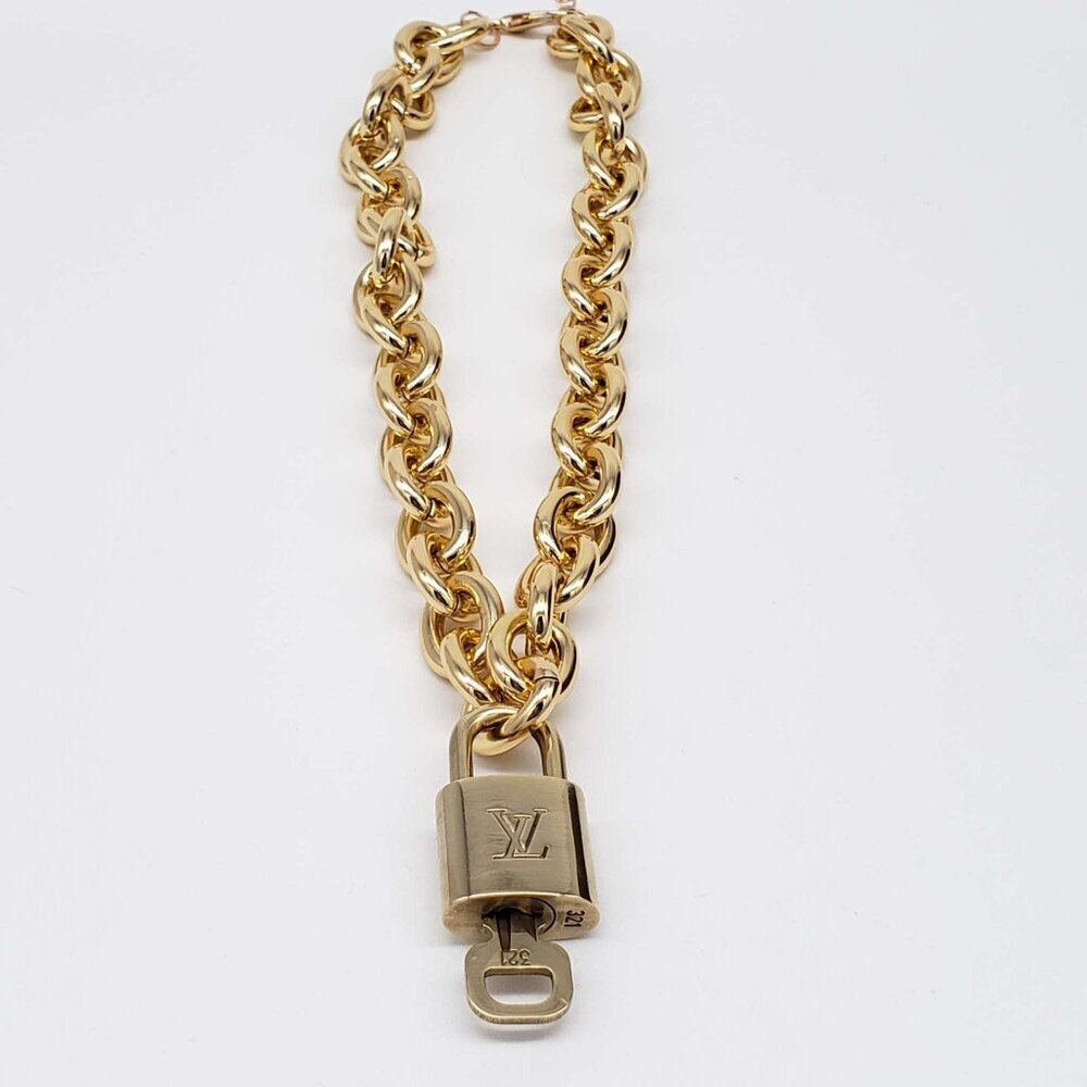100% Auth Louis Vuitton Lock & Key with Unbranded Gold Plated Chain Necklace - Picture 2 of 7